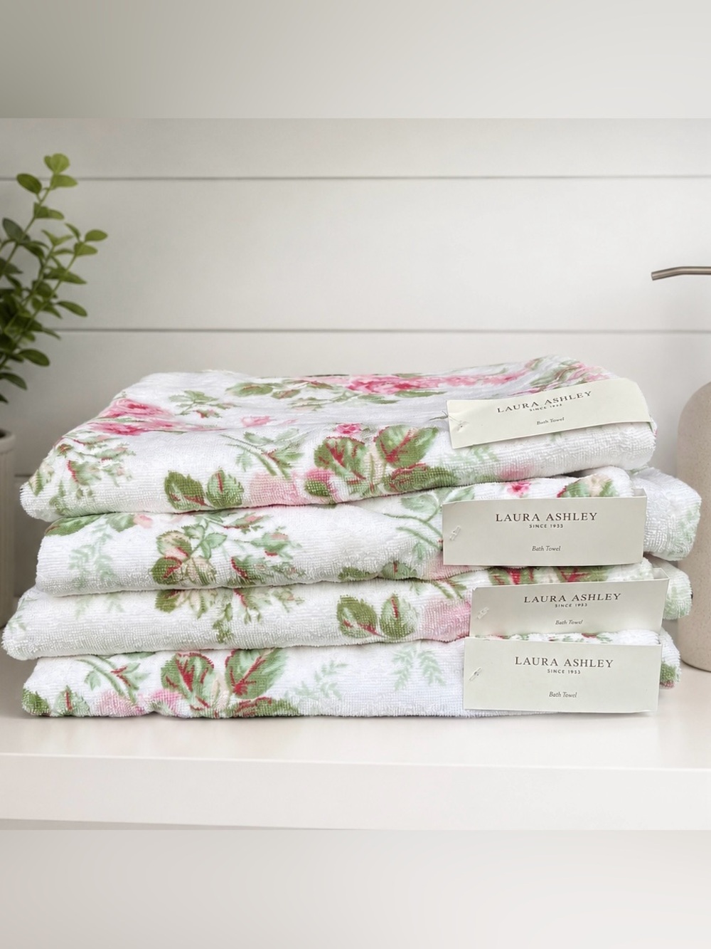 Set of 4 Laura Ashley White and Pink Floral Cotton Bath Towels NWT Cottagecore